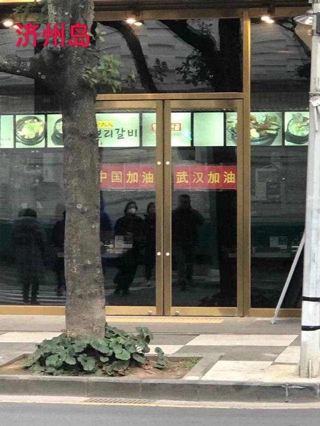 这20个防疫故事里，藏着14亿人的爱与泪-锋巢网