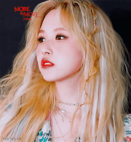 拥有三角嘴型的女团爱豆们