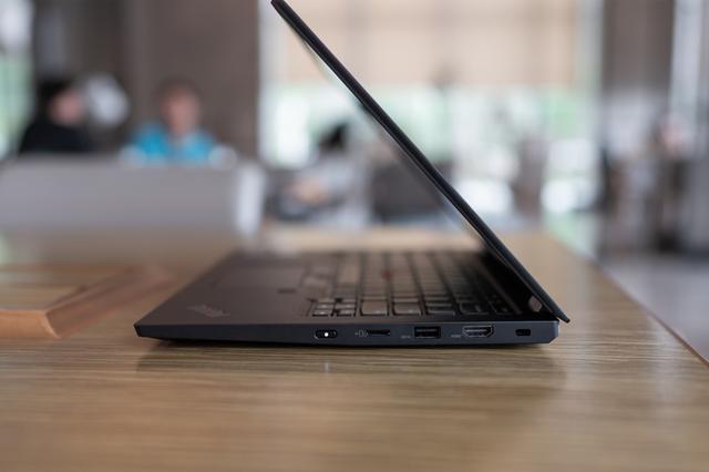 十代酷睿加持，轻薄机身，ThinkPad S2还是那个办公王者吗？