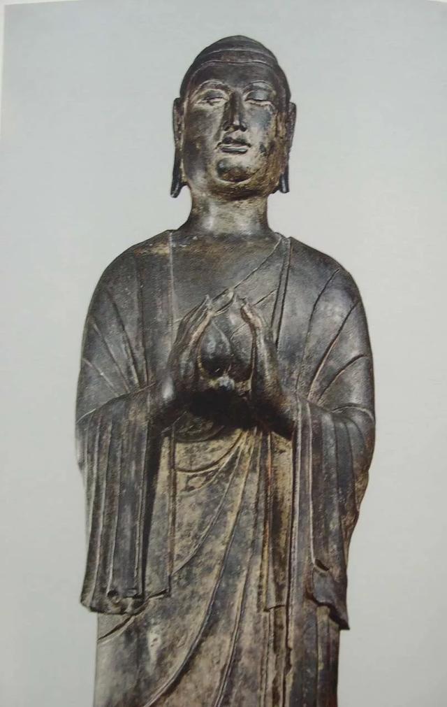 《阿南立像》,北齐,原在河北响堂山石窟,现藏美国,属张家样响堂山石窟