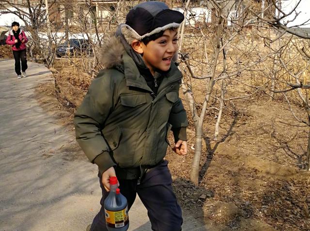 杜江“精养”儿子，刘烨选择“糙养”，如今两孩子的差距很明显