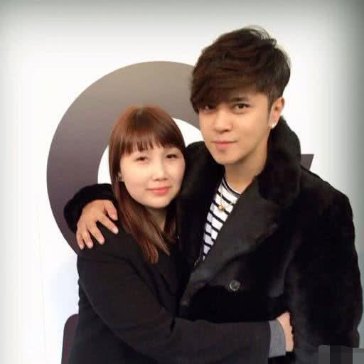 疑罗志祥化妆师回应不正当关系与小猪亲密照曝光，账号名有些暧昧