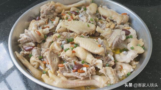 3斤鸡不油炒不白切，教你夏季懒人吃法，营养味美，客人都点名吃