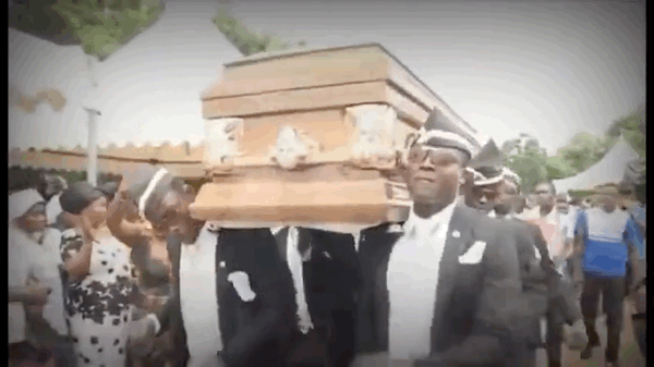 非洲黑哥发明的抬棺材蹦迪，死人都能给摇醒了...