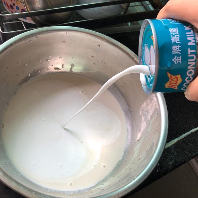 【椰汁千层糕】的做法+配方，Q弹颜值高的千层糕，新手也能做好