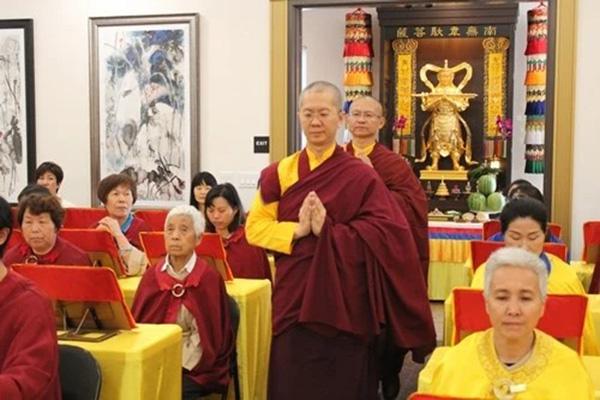 参加韦驮菩萨圣诞法会，与会大众法喜充满