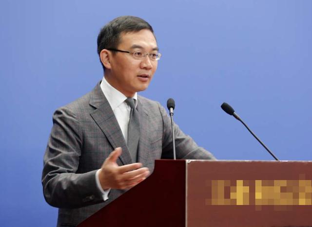 央视前主持人郎永淳罕现身，张口就说卖五个亿