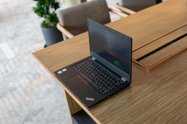 十代酷睿加持，轻薄机身，ThinkPad S2还是那个办公王者吗？