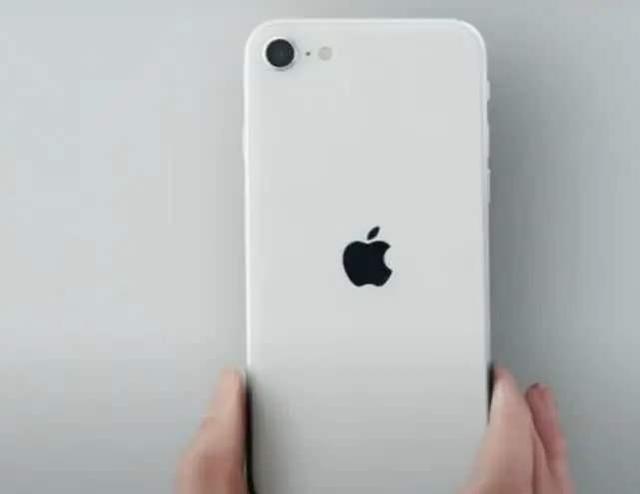 iPhone SE2上新好评爆棚，网友：这真的值得买！