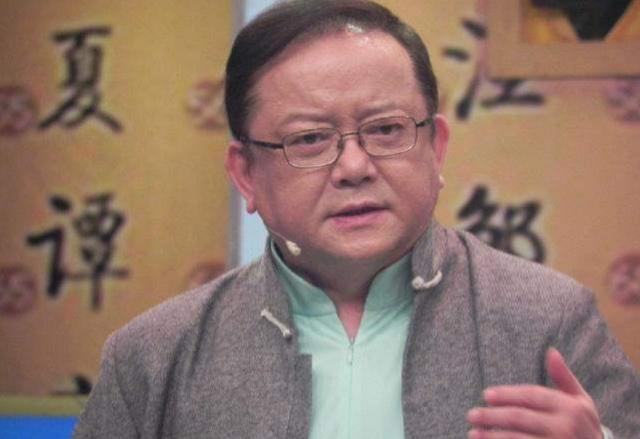 38岁的郑艳东，为何甘愿嫁已58岁的王刚，还坚持生孩子呢？