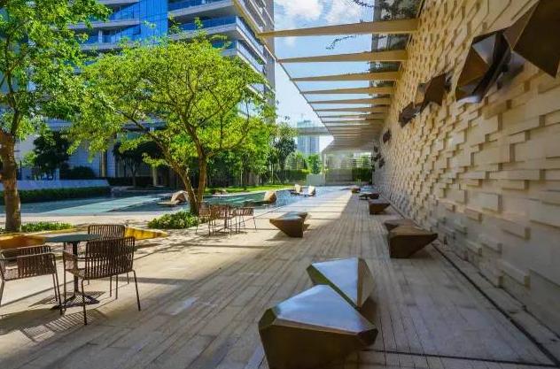 昆玉河畔,三山五园环伺,咫尺颐和园,赋予了万柳书院先天的"宜居"优势