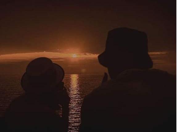 权志龙疑曝光恋情？女友是知名高级脸，看起来