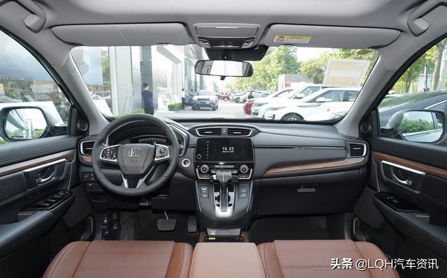 最适合家用的三款SUV，低至16.98万，RAV4、CR-V和奇骏怎么选？