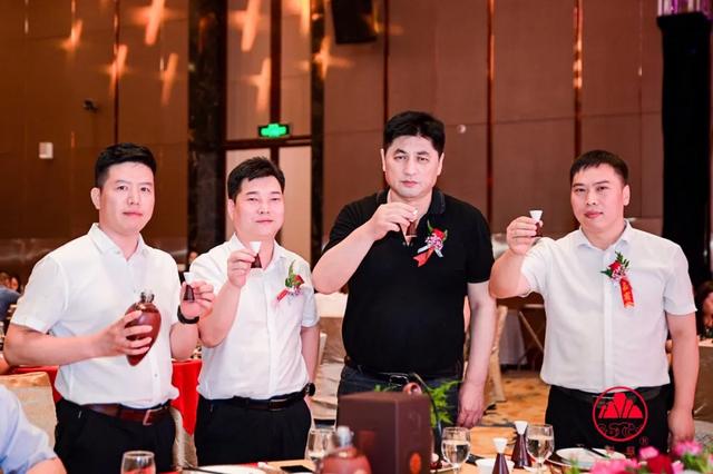 重磅！仰韶酒业与盛林商贸战略签约，共同打造彩陶坊天时品牌！