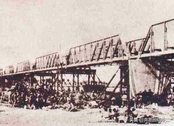 中国人修建的第一条铁路为何用马拉？
