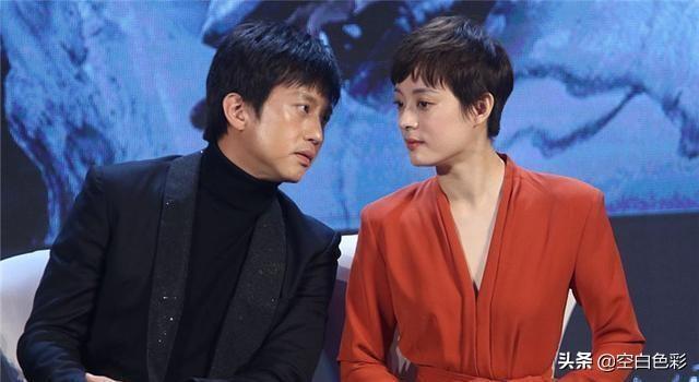 孙俪发文为女儿庆生，邓超吃醋令网友笑翻，幸福一家尽显童趣