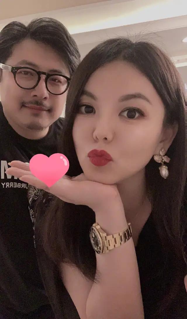 王岳伦道歉李湘沉默，王诗龄点赞妈妈微博表态，家庭内部意见统一