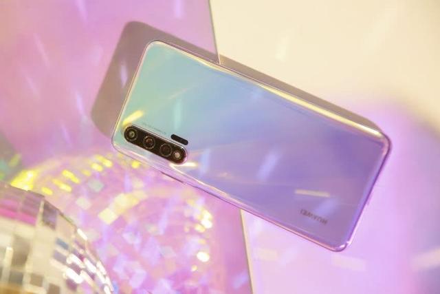 麒麟990大降900元，8GB运存+拍照手机，网友：价格更感人