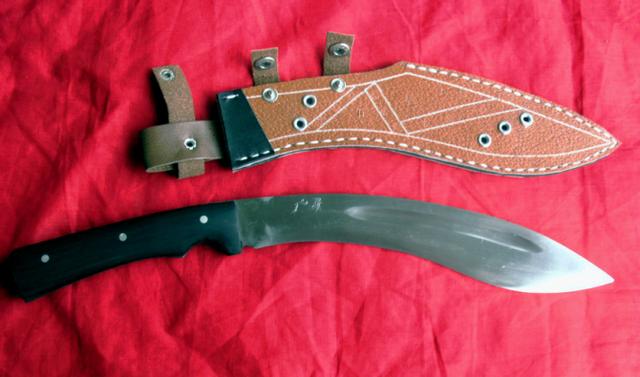 各种各样的刀，成为很多少数民族服饰的一个组成部分，来欣赏下