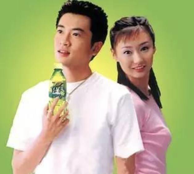 反转了？牛萌萌否认吸毒被抓，感情史异常丰富