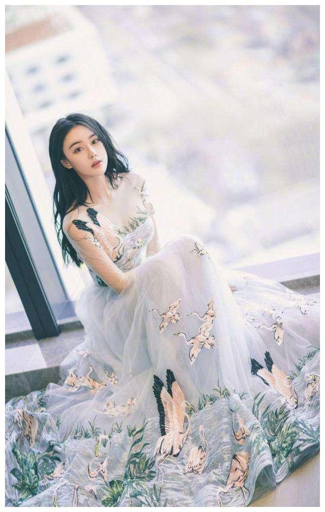 曾被李晨手撕、被谣传坐台，今33岁风评逆转圈粉