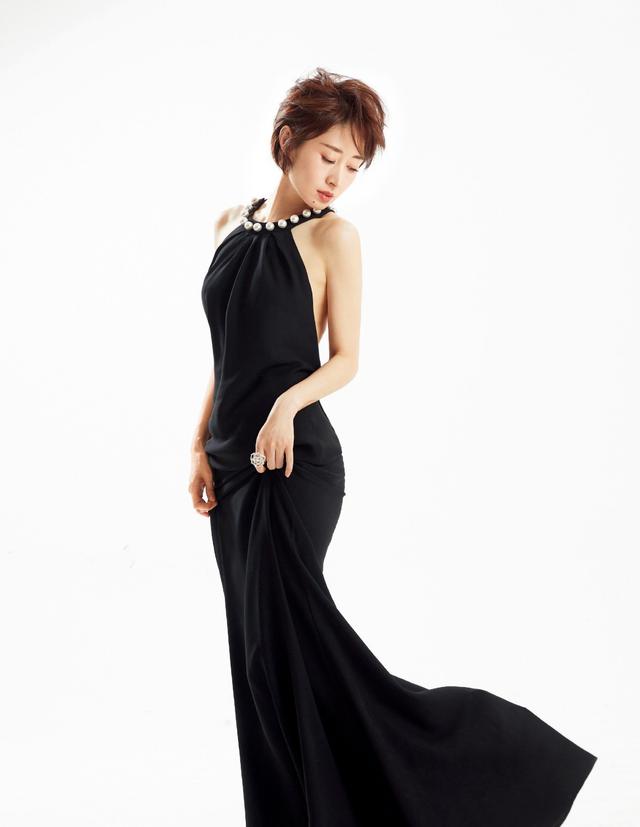 37岁离婚44岁重回巅峰，中年叛逆的刘敏涛成女演员千万直拍第一人