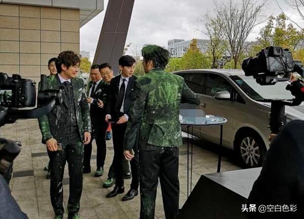 肖战卷土重来，成为《极限挑战》一员，笑容满