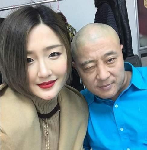 赵本山评价她为“宝”，曾经只是助演，如今住豪宅戴翡翠？