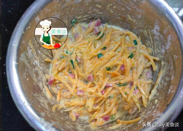 秋天到南瓜俏，此做法不蒸不炒，简单好吃又营养，肠胃也舒坦了