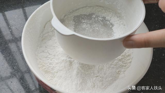 客家人吃不腻的早餐，搅一搅锅盖一盖，香甜软糯又Q弹，做法简单