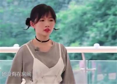 赵丽颖叮嘱小常识“坏桃别吃”！《中餐厅》首例闹肚子选手已就位