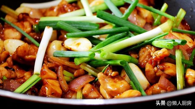 这是鸡腿的特别做法，不要焯水不用过油，味道比饭店做的都好吃