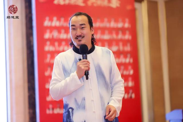 王洪刚｜弘扬中医药文化，在路上