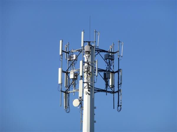 连接WiFi后要关闭移动网络吗？移动官方解答-劳模下载