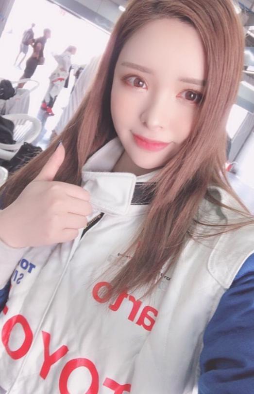 日本绝美赛车手颜值爆火，上赛场前竟然还是性感模特？