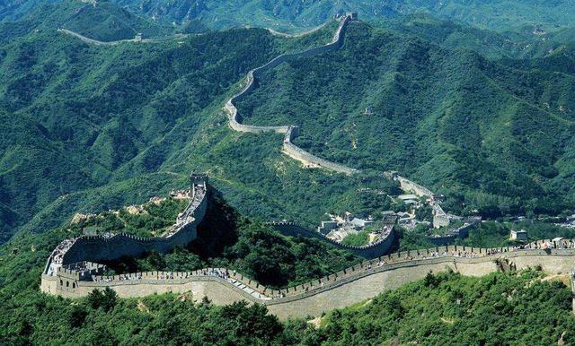 北京怀柔慕田峪长城西400平米农家院出租,9间房,租金3.5万元/年