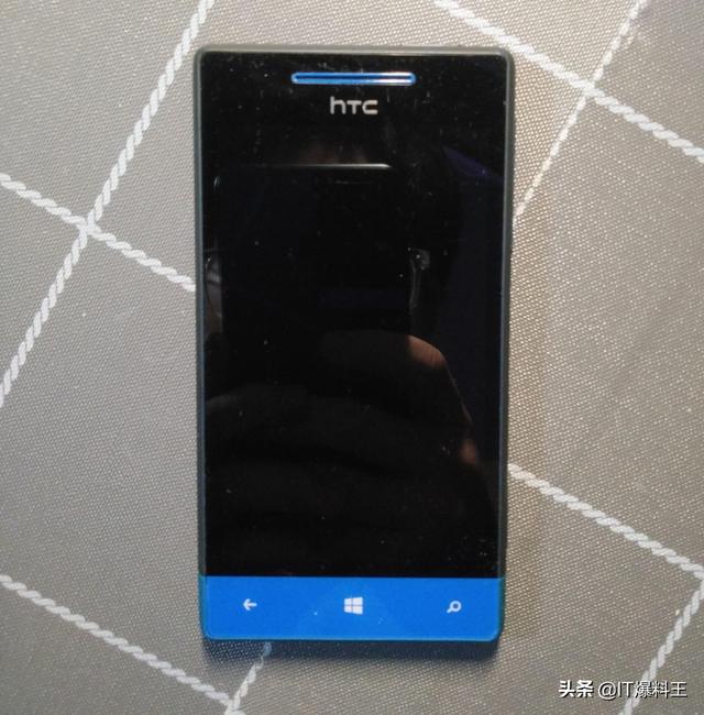 信仰开箱之WP系统全体验: 诺基亚Lumia 800、HTC8S 开箱体验