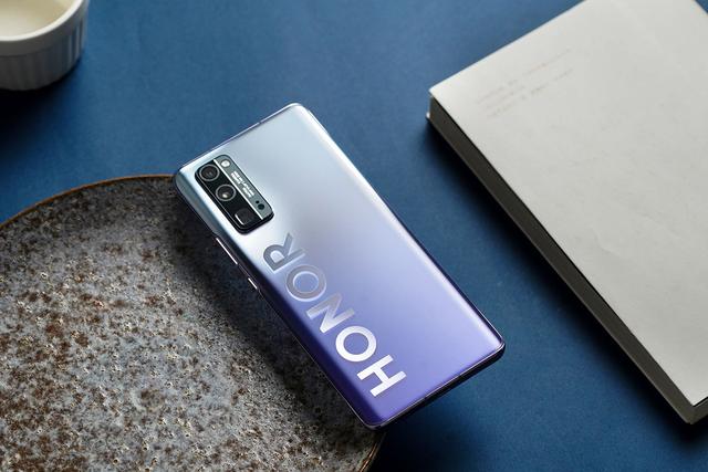 2020最惊艳手机设计，魅族17白色面板漂亮，华为P40 Pro+工艺精美