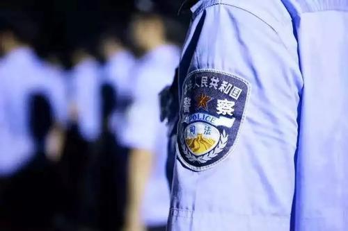 重庆|监狱民警的朋友圈：自古忠孝难两全，所盼是您，此时不依、不盼还是您…