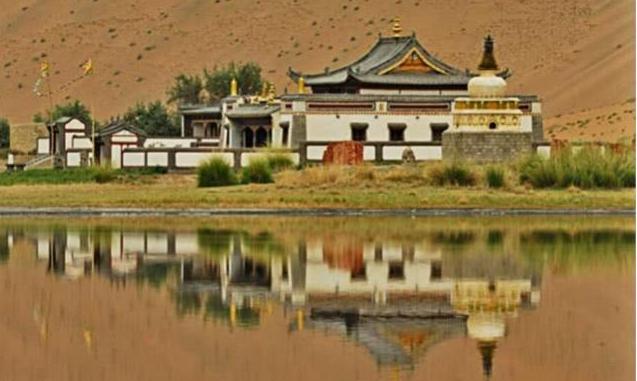 ��һ����𣬼���������Ψһ����ɳĮ���������ֻΪ�����ı���