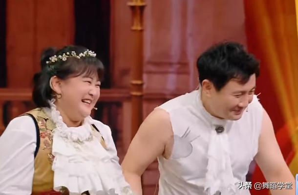 王牌真能省钱，沈腾“衬衫”变“背心”不算啥