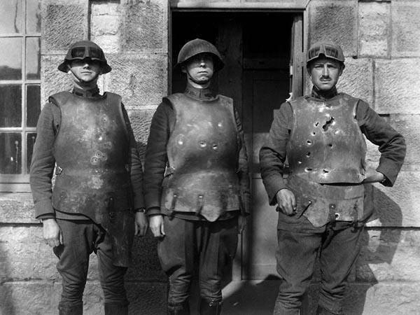欧洲一战时期的防弹衣 工业实力的差距太大
