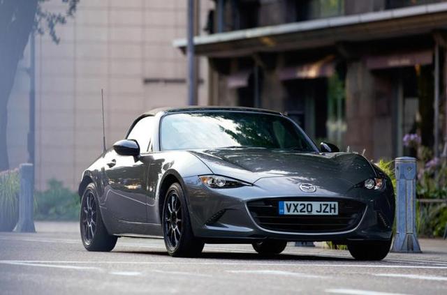 马自达MX-5 R-Sport官图发布，采用了特殊的金属灰车漆