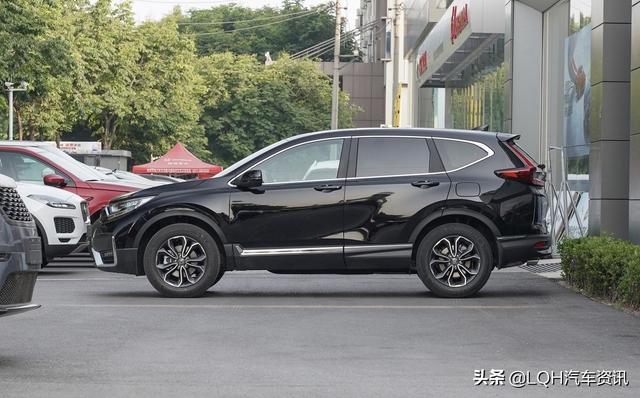 最适合家用的三款SUV，低至16.98万，RAV4、CR-V和奇骏怎么选？