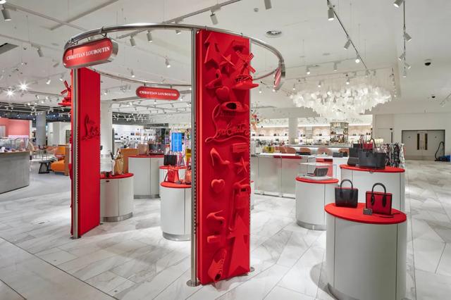 红色的胶囊艺术装置著名高跟鞋品牌christianlouboutin快闪店设计