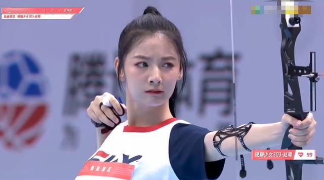 硬糖火少再合体游泳接力，郑乃馨力挽狂澜，主持人直呼太热血了