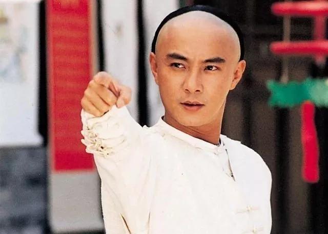 张国荣是他表哥、四大天王给他做配角，如今他