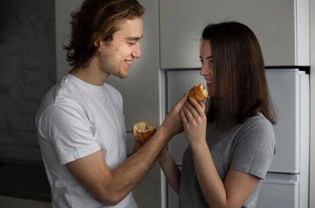 「我弟等著交首付，60萬彩禮三天內轉來，不然我不嫁了」「隨意」