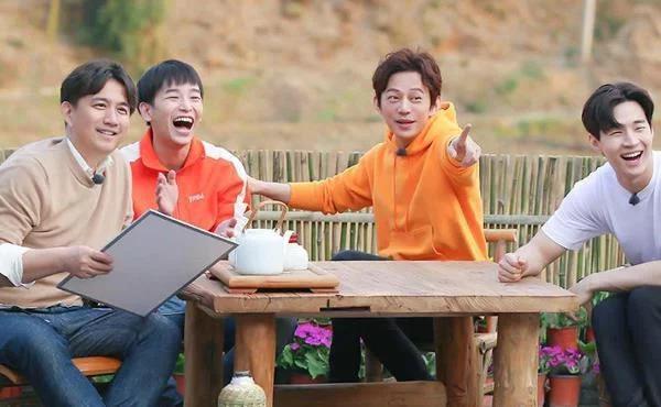 46岁何炅有没有结婚了？在《向往的生活4》中，已经给出明确答案