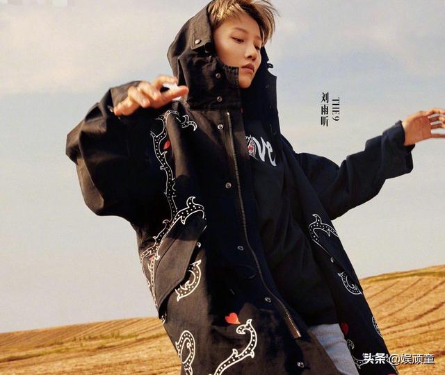 虞书欣拍的THE9照片，独刘雨昕化妆与众不同，又美又飒